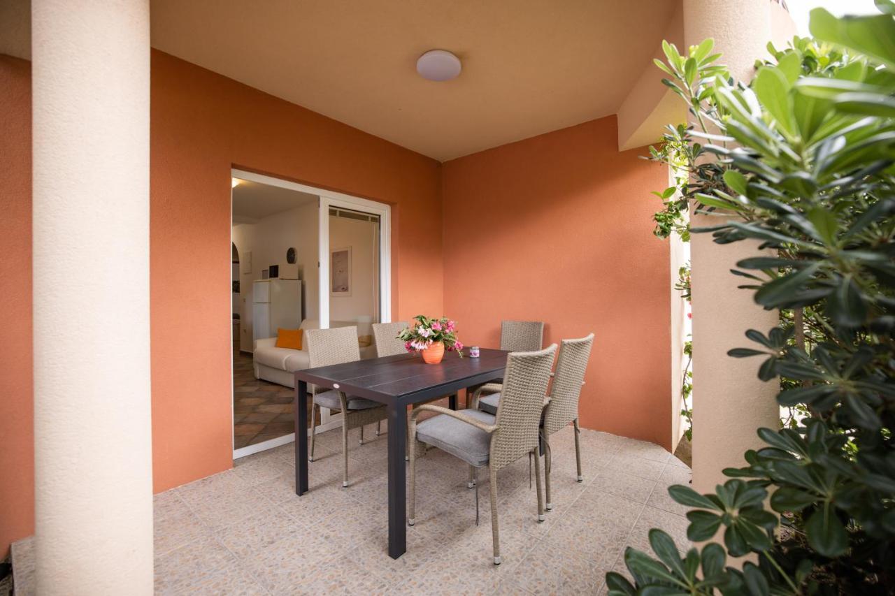 Leon Apartment *